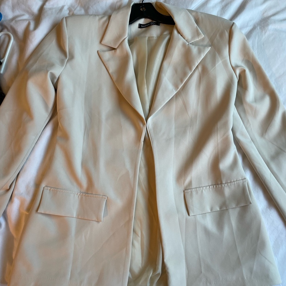 White/cream blazer